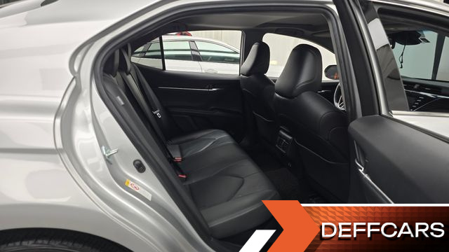 Toyota CAMRY 2.5 XLE Hybrid купить на сайте DeffCars