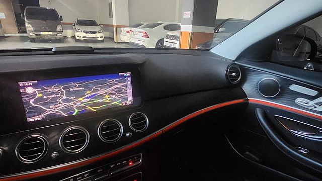 Mercedes E-CLASS E220d Avantgarde купить на сайте DeffCars