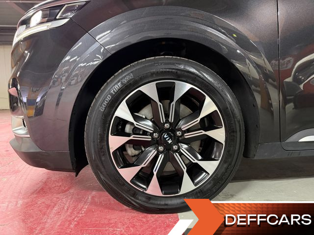 Kia CARNIVAL 9-Seater Signature купить на сайте DeffCars