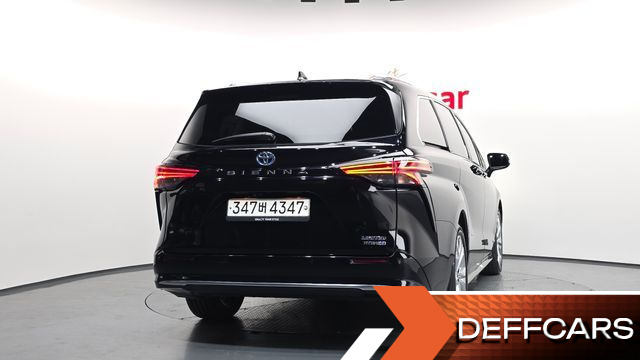 Toyota SIENNA 2.5 Hybrid 2WD купить на сайте DeffCars