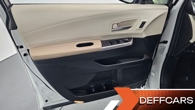 Toyota SIENNA 2.5 Hybrid AWD купить на сайте DeffCars
