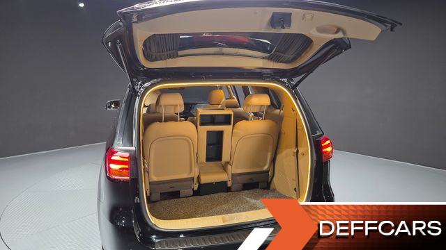 Kia CARNIVAL 9-Seater Hi-Limousine Noblesse Special купить на сайте DeffCars