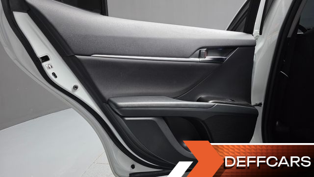 Toyota CAMRY 2.5 LE Hybrid купить на сайте DeffCars
