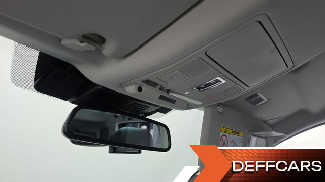 Land Rover DISCOVERY SPORT 2.0 TD4 SE купить на сайте DeffCars