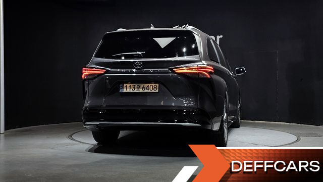 Toyota SIENNA 2.5 Hybrid 2WD купить на сайте DeffCars