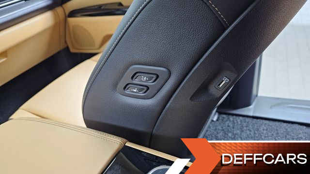 Kia CARNIVAL 9-Seater Signature купить на сайте DeffCars