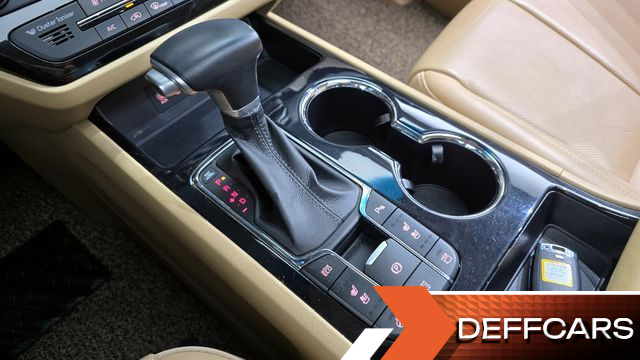Kia CARNIVAL 7-Seater Limousine VIP купить на сайте DeffCars