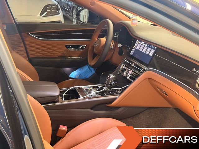 Bentley FLYING SPUR 4.0 купить на сайте DeffCars