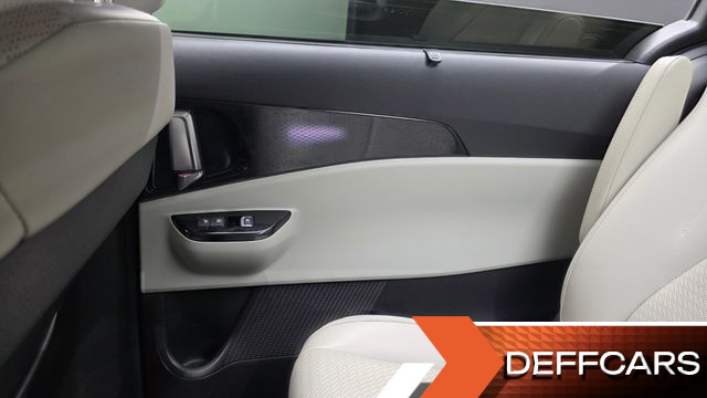 Kia CARNIVAL 9-Seater Signature купить на сайте DeffCars