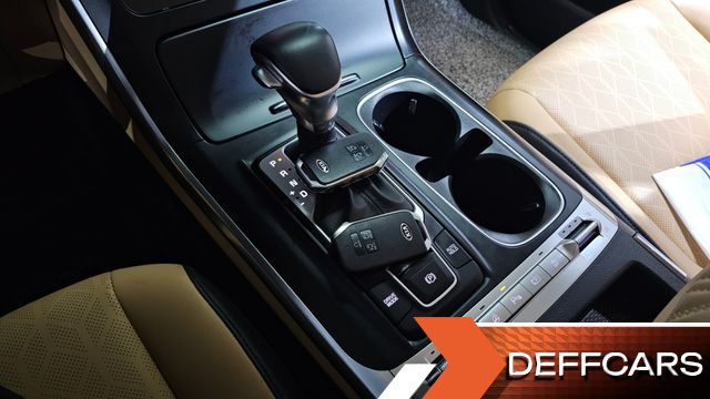 Kia CARNIVAL 9-Seater Prestige купить на сайте DeffCars