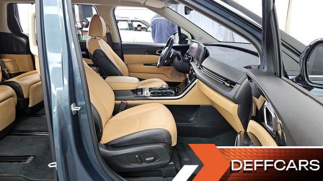 Kia CARNIVAL Gasoline 7-Seater Signature купить на сайте DeffCars