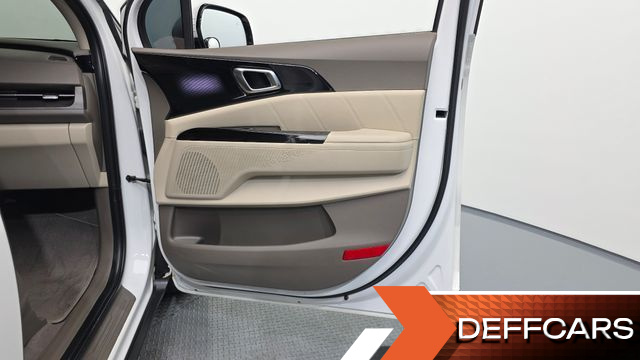 Kia CARNIVAL 9-Seater Signature купить на сайте DeffCars