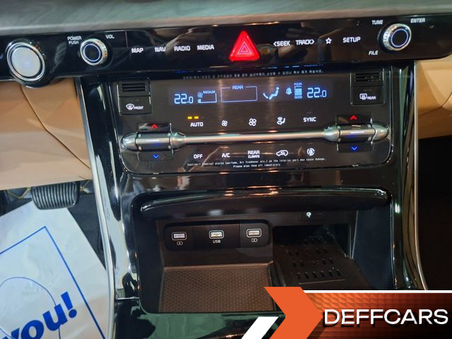 Kia CARNIVAL 9-Seater Signature купить на сайте DeffCars