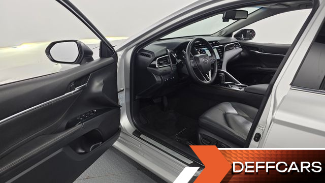 Toyota CAMRY 2.5 XLE Hybrid купить на сайте DeffCars