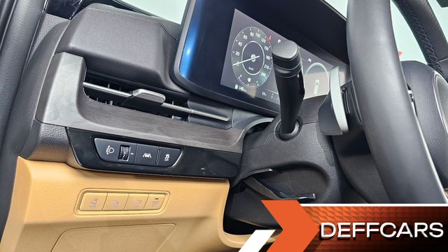 Kia CARNIVAL Gasoline 9-Seater Signature купить на сайте DeffCars