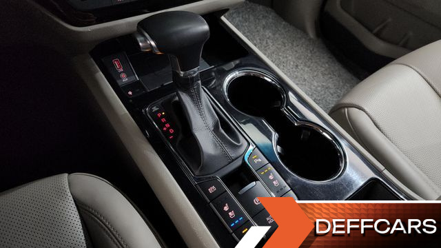 Kia CARNIVAL 7-Seater Limousine President купить на сайте DeffCars