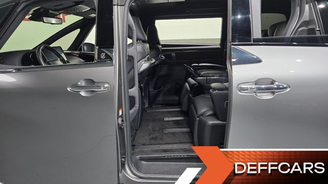 Toyota ALPHARD 2.5 HEV Executive AWD купить на сайте DeffCars