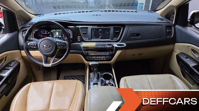 Kia CARNIVAL 7-Seater Limousine President купить на сайте DeffCars