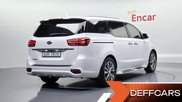 Kia CARNIVAL 9-Seater Noblesse Special купить на сайте DeffCars