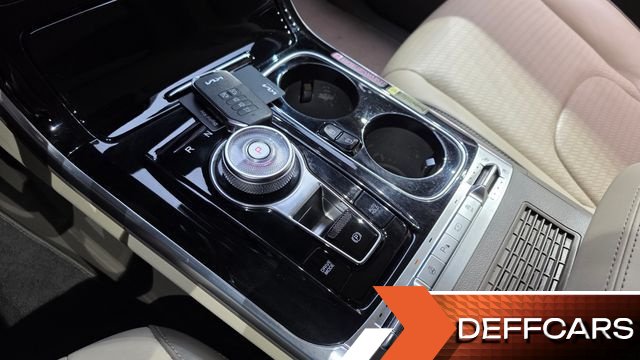 Kia CARNIVAL Diesel 7-Seater Hi-Limousine Signature купить на сайте DeffCars