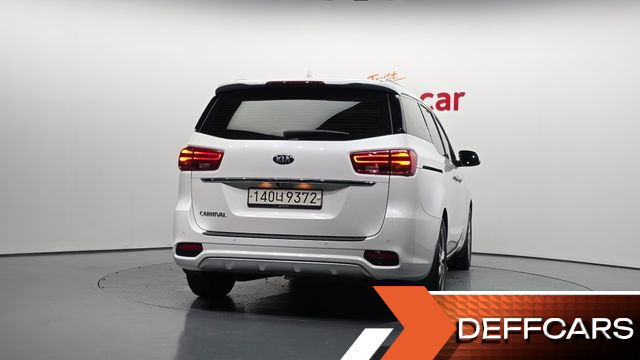 Kia CARNIVAL 9-Seater Noblesse Special купить на сайте DeffCars