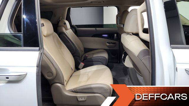 Kia CARNIVAL 9-Seater Signature купить на сайте DeffCars