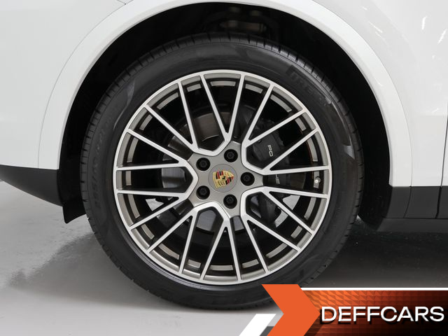 Porsche CAYENNE 3.0 PLATINUM EDITION купить на сайте DeffCars