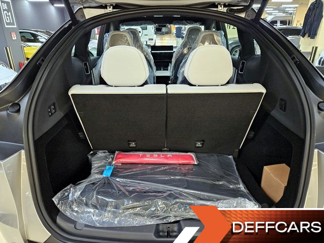 Tesla MODEL Y L Long Range AWD купить на сайте DeffCars