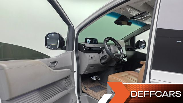 Hyundai STARIA 4WD Lounge 7-Seater Inspiration купить на сайте DeffCars