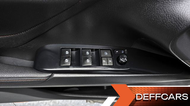 Toyota CAMRY 2.5 XLE Hybrid купить на сайте DeffCars