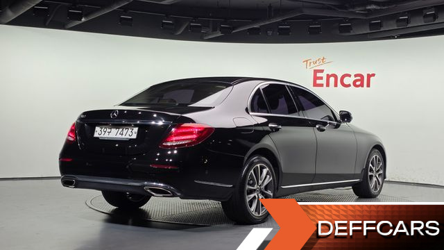 Mercedes E-CLASS E300 Exclusive купить на сайте DeffCars