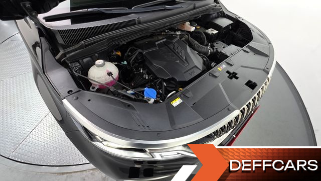Kia CARNIVAL Gasoline 7-Seater Signature купить на сайте DeffCars