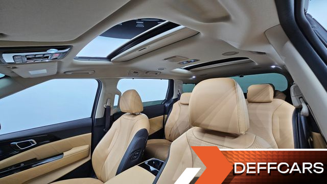 Kia CARNIVAL 9-Seater Signature купить на сайте DeffCars