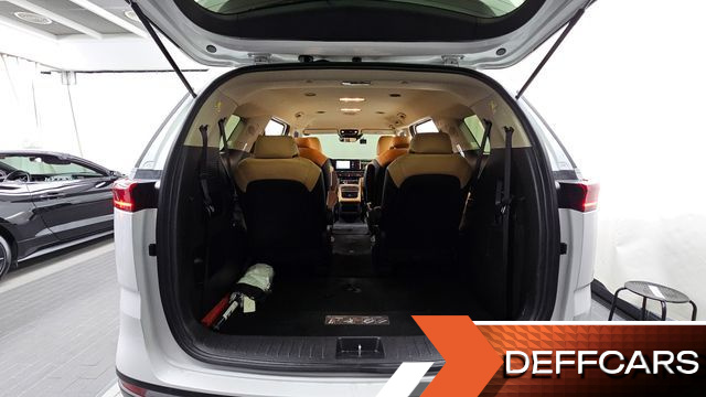 Kia CARNIVAL 9-Seater Prestige купить на сайте DeffCars
