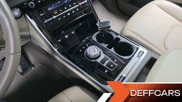 Kia CARNIVAL 9-Seater Signature купить на сайте DeffCars