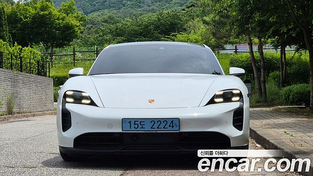 Porsche TAYCAN 4S купить на сайте DeffCars