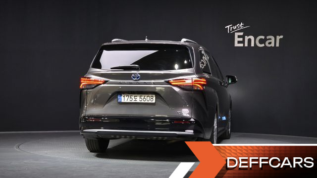 Toyota SIENNA 2.5 Hybrid 2WD купить на сайте DeffCars