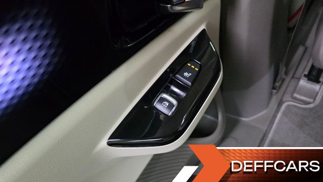 Kia CARNIVAL 11-Seater Signature купить на сайте DeffCars