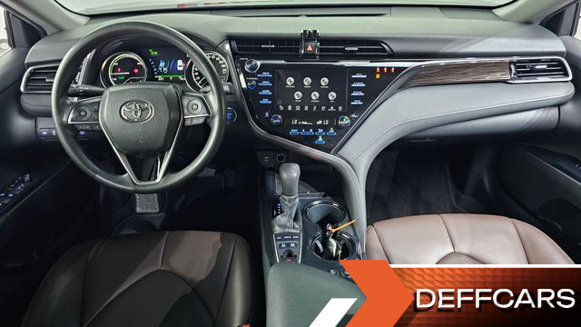 Toyota CAMRY 2.5 LE Hybrid купить на сайте DeffCars