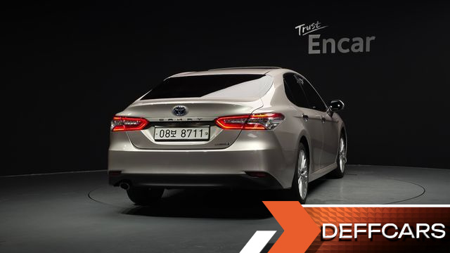 Toyota CAMRY 2.5 XLE Hybrid купить на сайте DeffCars