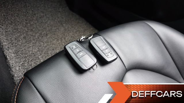 Toyota CAMRY 2.5 LE Hybrid купить на сайте DeffCars