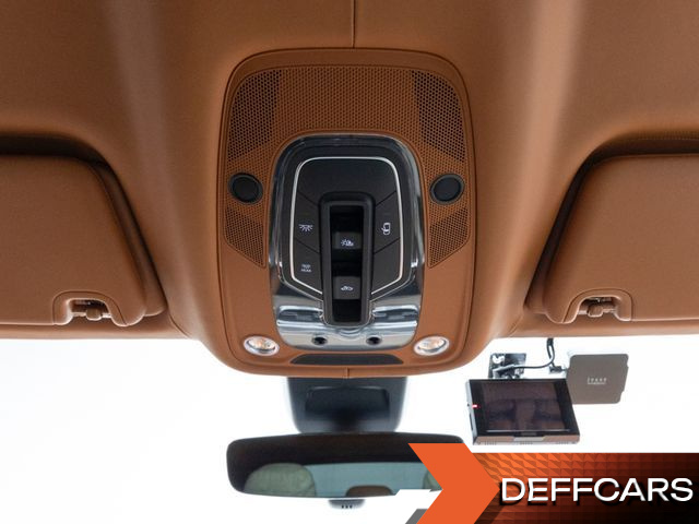 Bentley BENTAYGA 4.0 V8 EWB Azure купить на сайте DeffCars