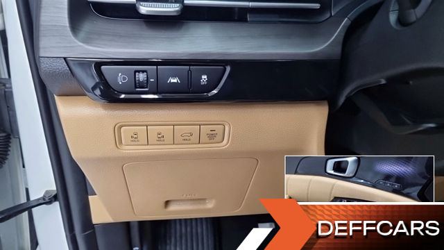 Kia CARNIVAL 9-Seater Signature купить на сайте DeffCars