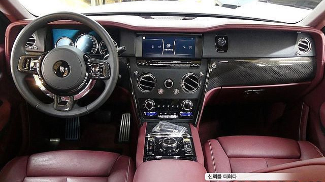 Rolls-Royce CULLINAN 6.7 V12 Black Badge купить на сайте DeffCars