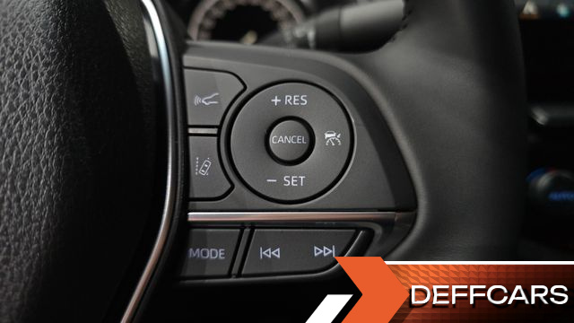 Toyota CAMRY 2.5 XLE Hybrid купить на сайте DeffCars