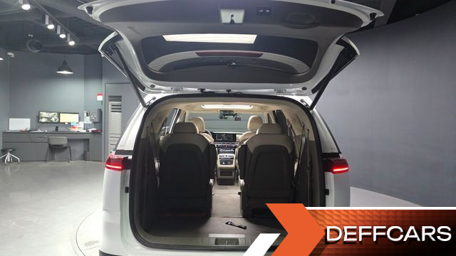 Kia CARNIVAL 9-Seater Signature купить на сайте DeffCars