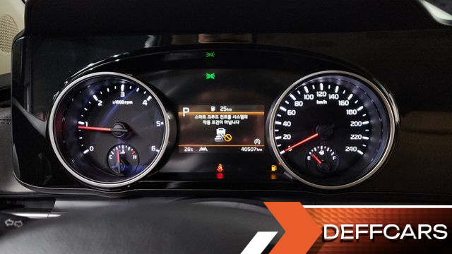 Kia CARNIVAL 9-Seater Noblesse купить на сайте DeffCars