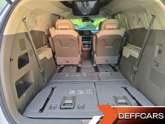 Kia CARNIVAL 7-Seater Hi-Limousine Signature купить на сайте DeffCars