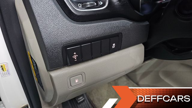 Kia CARNIVAL 9-Seater Luxury купить на сайте DeffCars