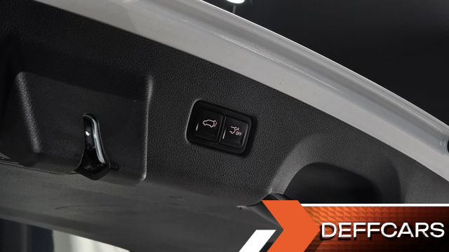 Kia CARNIVAL 7-Seater Signature купить на сайте DeffCars